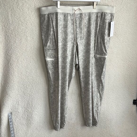 Athleta Venture Printed Pants Womens Size 24 Viper Grey - Picture 2 of 10
